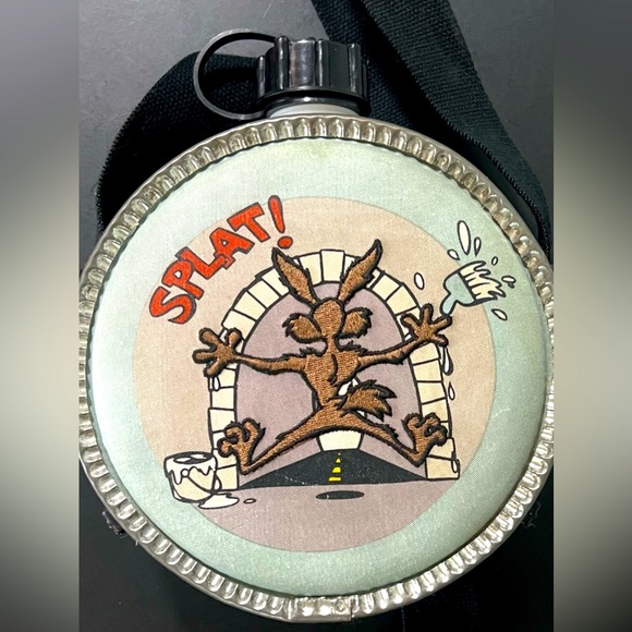 Vintage Looney Tunes Stainless Steel Cartoon Character Round Canteen with Strap - Picture 5 of 10